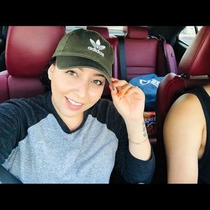 Meet your Posher, Iris